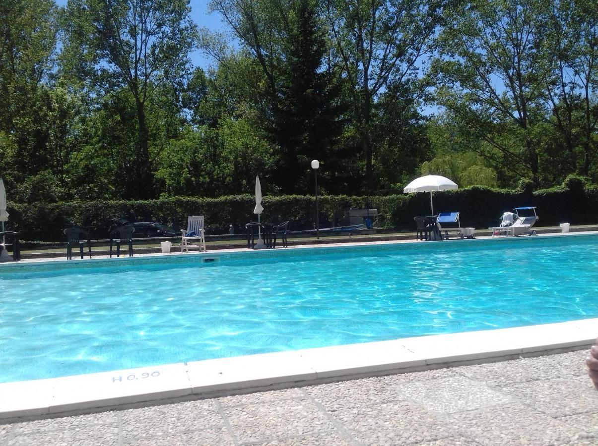 Rio Verde Camping Villaggio Costacciaro Esterno foto