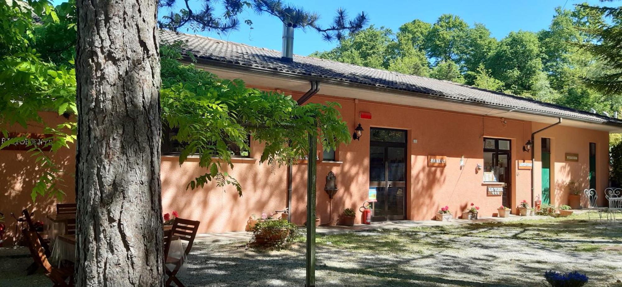 Rio Verde Camping Villaggio Costacciaro Esterno foto