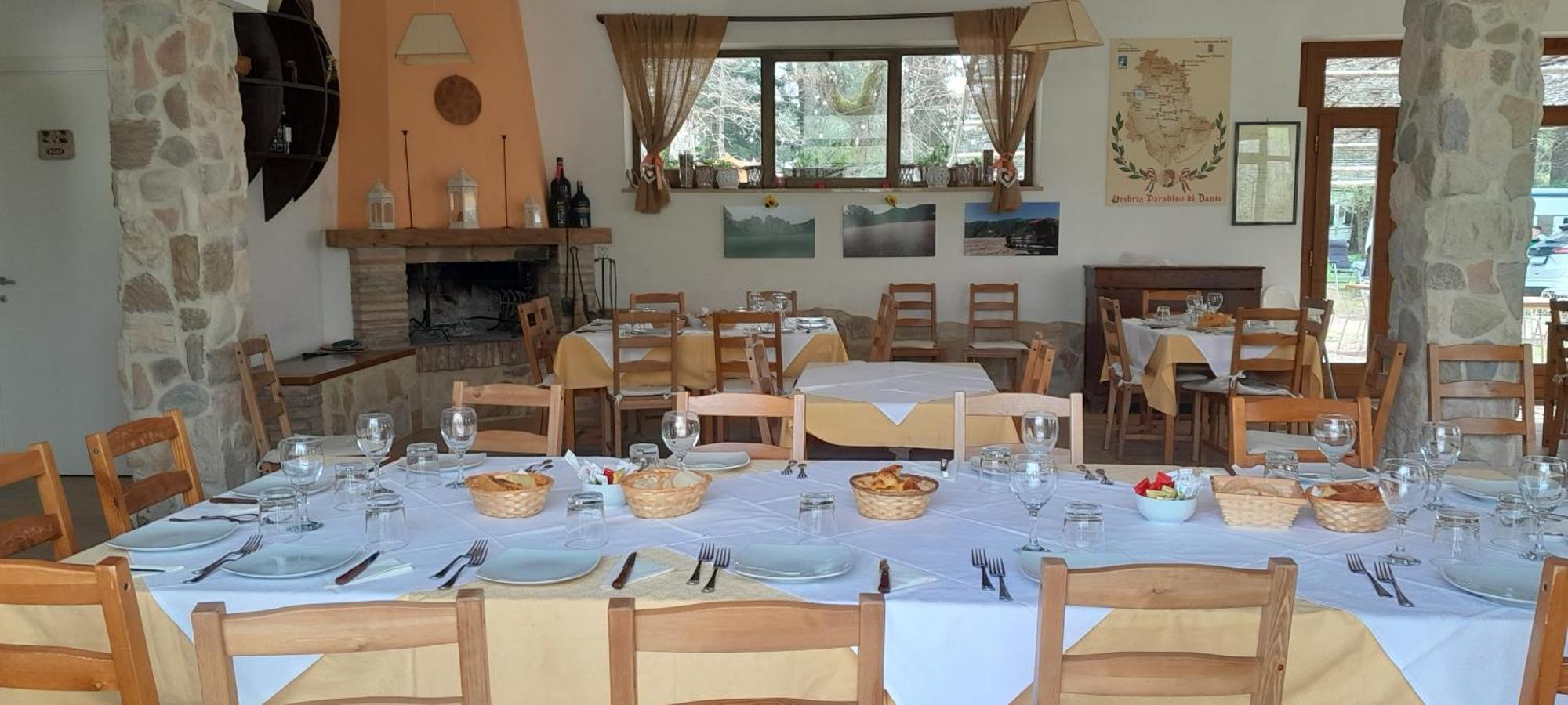 Rio Verde Camping Villaggio Costacciaro Esterno foto