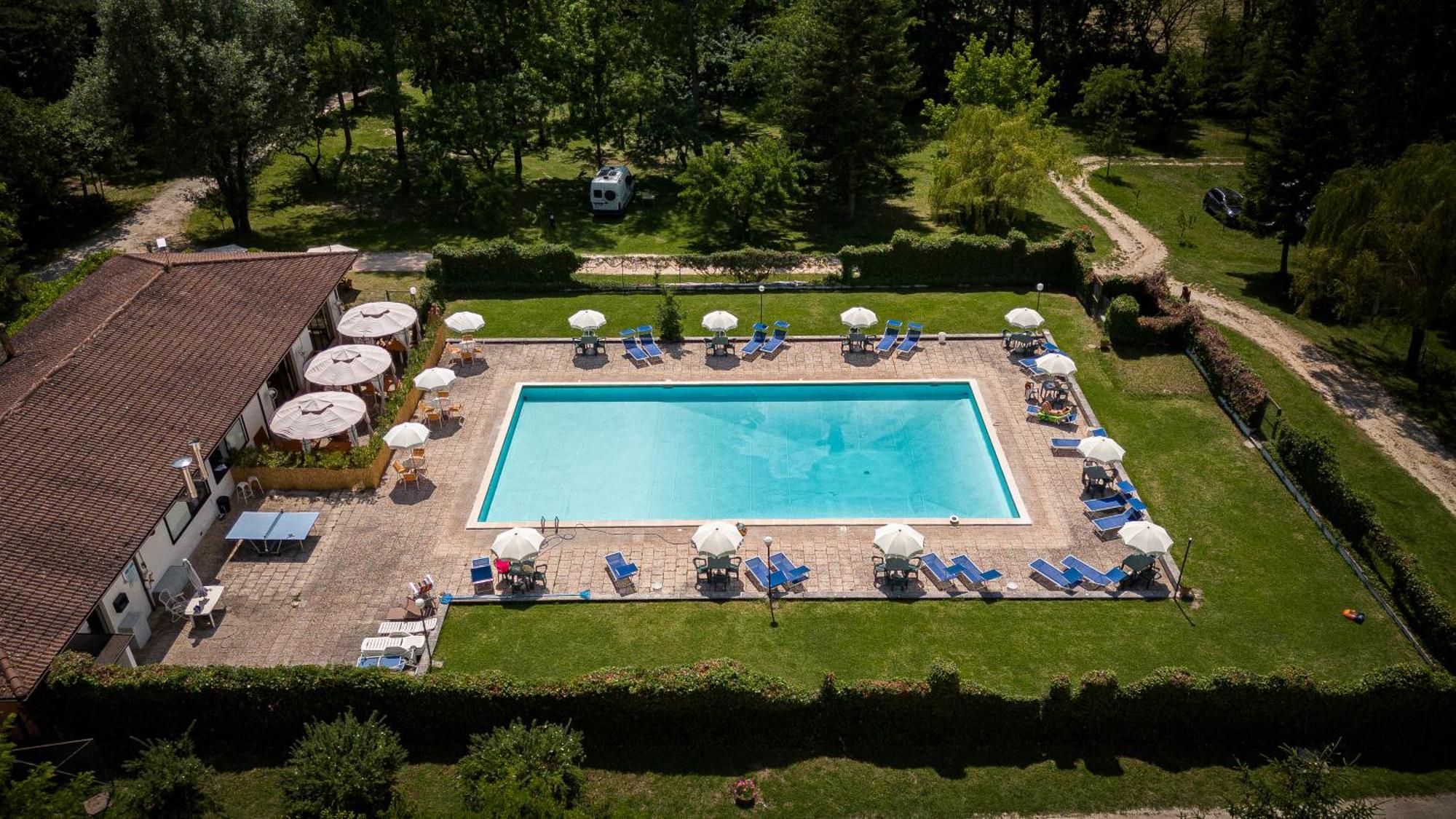 Rio Verde Camping Villaggio Costacciaro Esterno foto