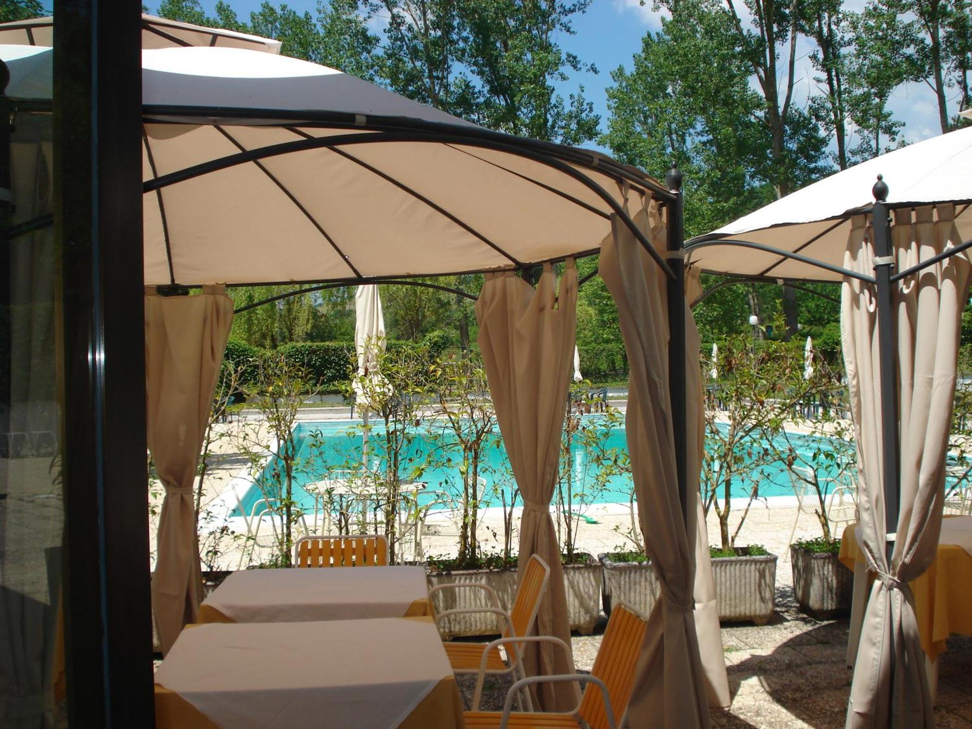 Rio Verde Camping Villaggio Costacciaro Esterno foto