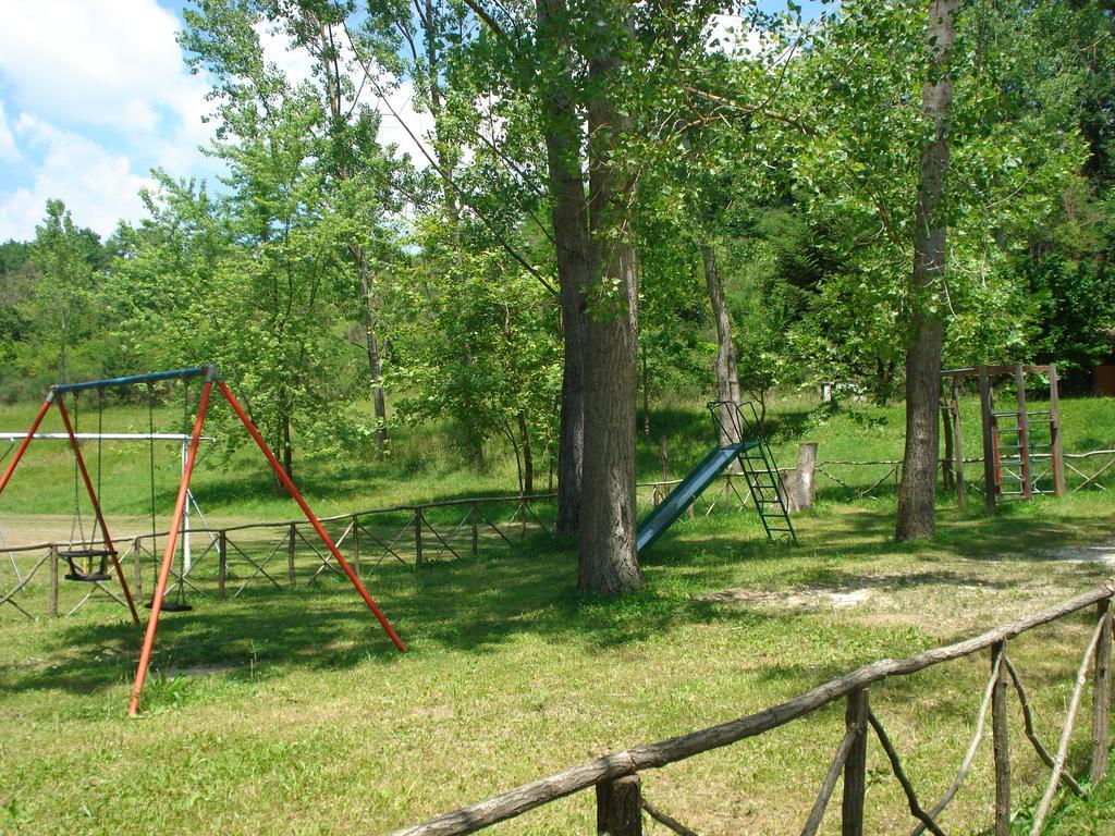 Rio Verde Camping Villaggio Costacciaro Esterno foto
