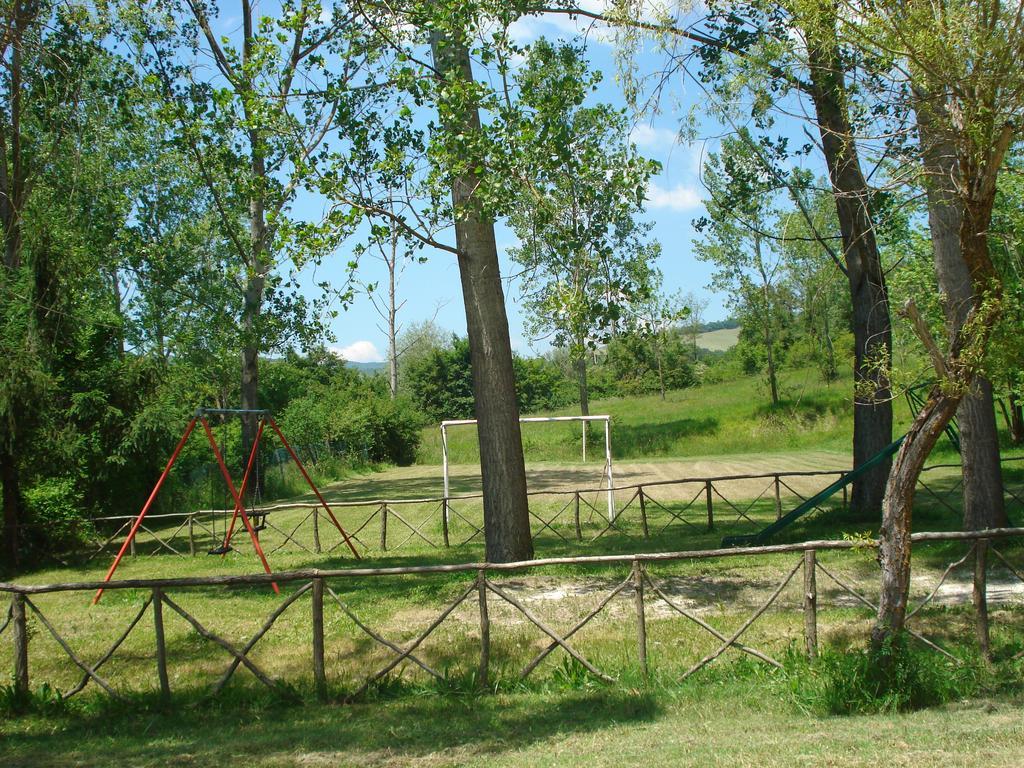 Rio Verde Camping Villaggio Costacciaro Esterno foto