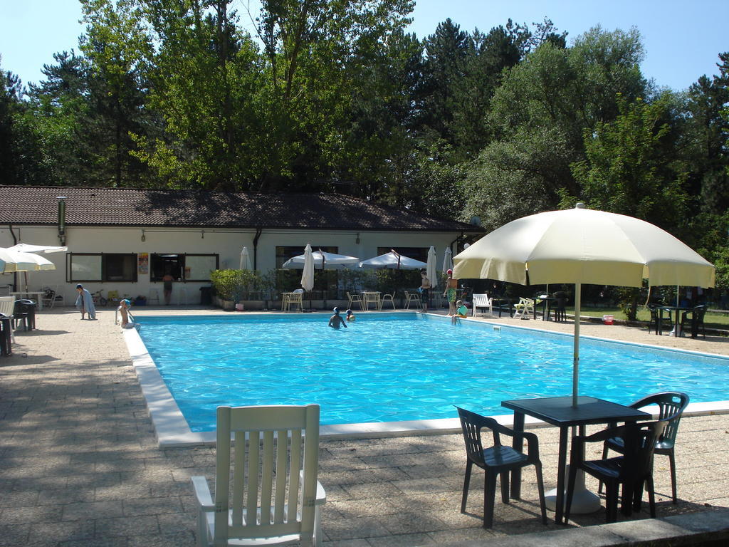 Rio Verde Camping Villaggio Costacciaro Esterno foto