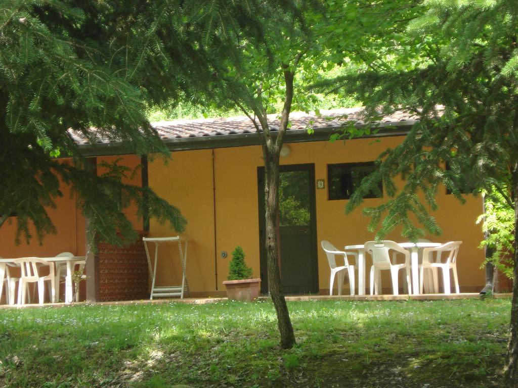 Rio Verde Camping Villaggio Costacciaro Esterno foto