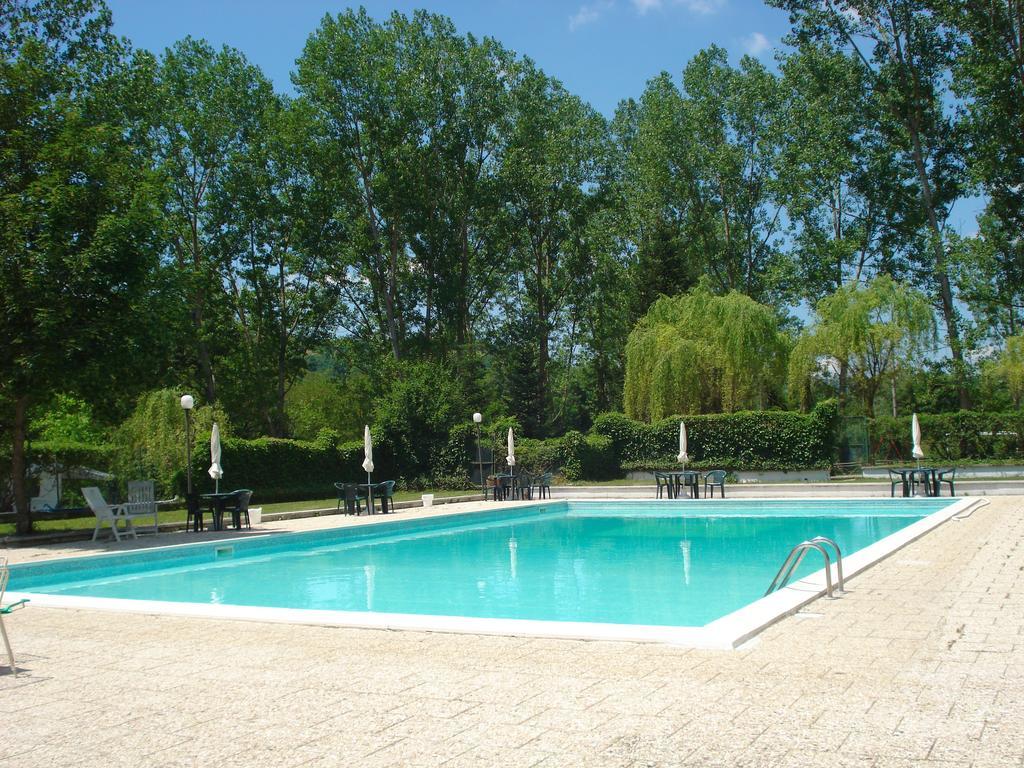 Rio Verde Camping Villaggio Costacciaro Esterno foto